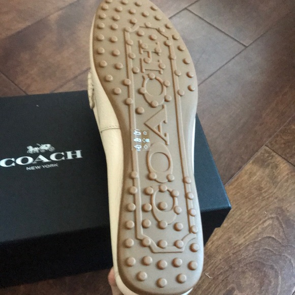 Coach leather shoes moccasins Beige - Picture 4 of 4